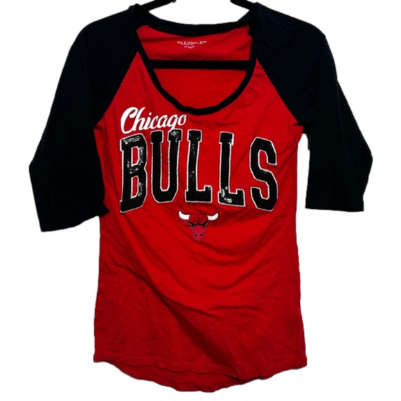 5th & Ocean by New Era Chicago Bulls women’s sequin 3/4 sleeve top size small - Picture 1 of 5